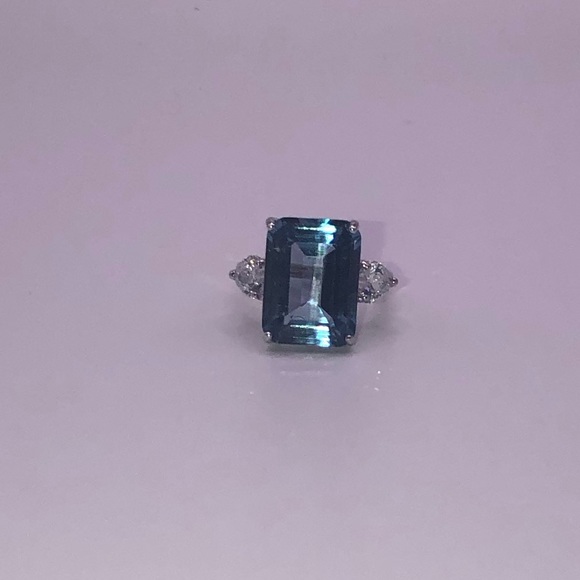 8ct London Blue Topaz Ring - Picture 6 of 10
